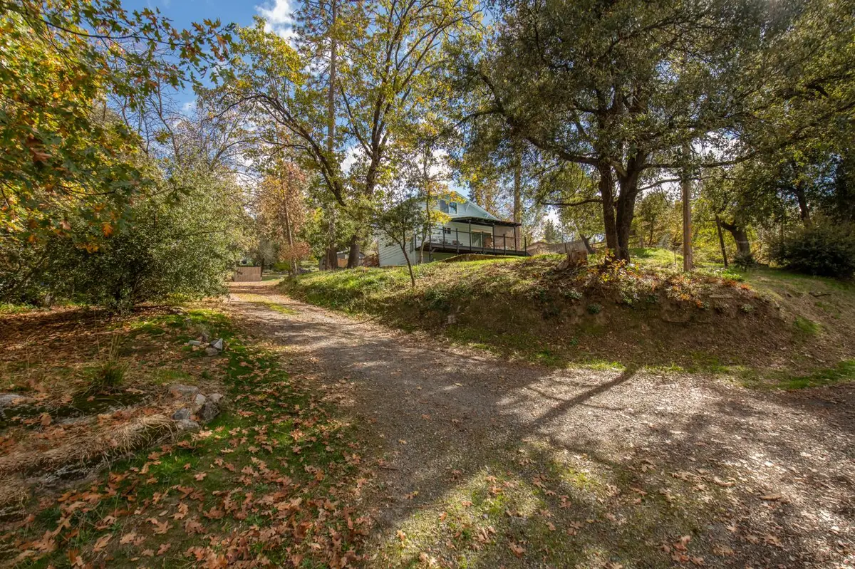 43191 W Sugar Pine Drive, Oakhurst, CA 93644 - Image #1