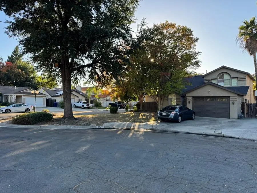 9567 N Barton Avenue, Fresno, CA 93720 - Image #2