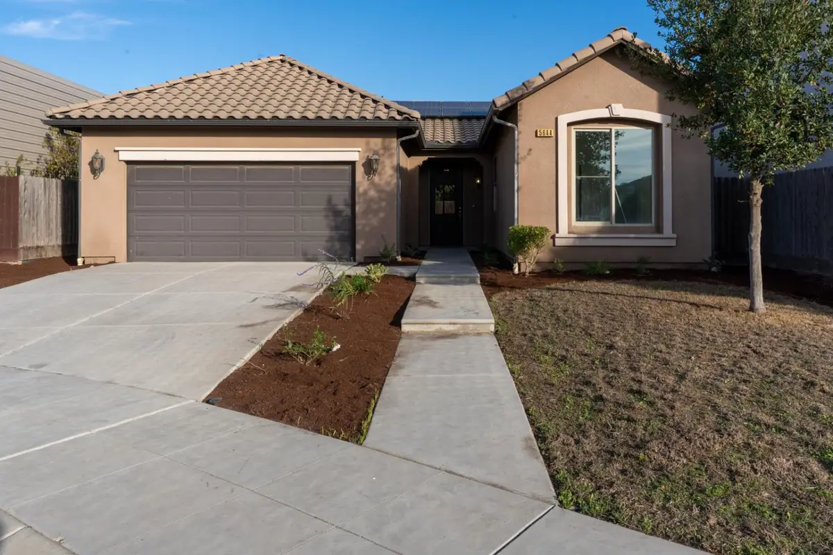 5644 N Lucy Ruiz Avenue, Fresno, CA 93723 - Image #1