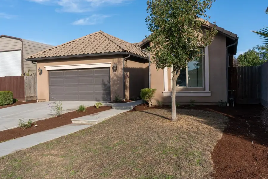 5644 N Lucy Ruiz Avenue, Fresno, CA 93723 - Image #2