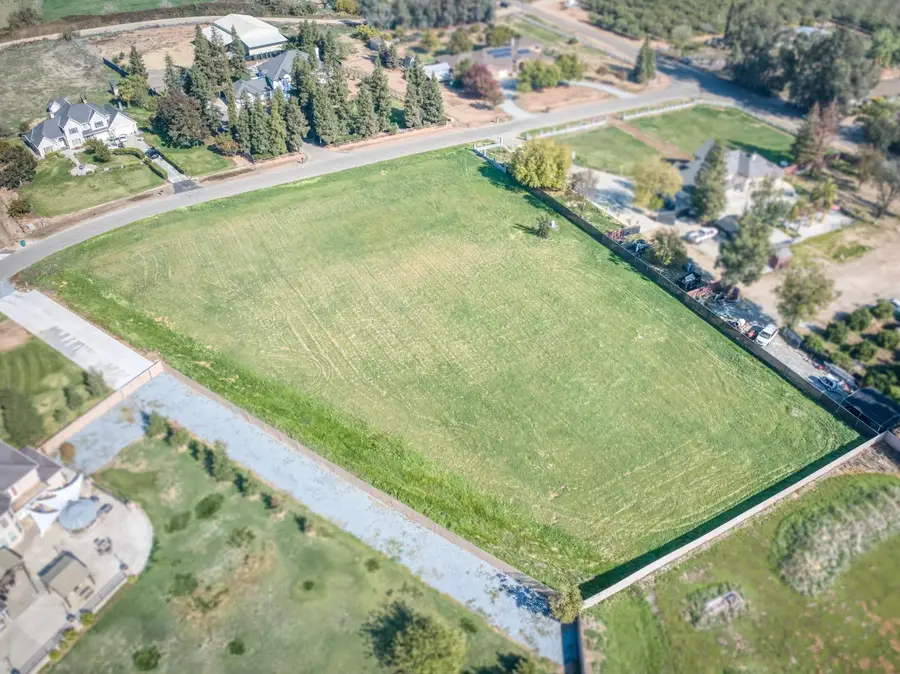 1 E Princeton Avenue, Sanger, CA 93657 - Image #3