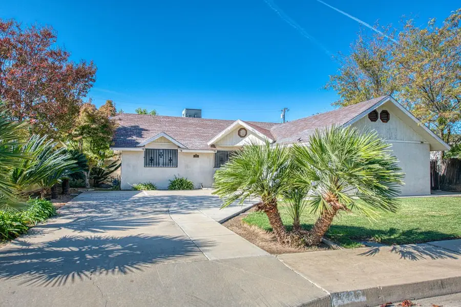 1733 W Metzler Drive, Sanger, CA 93657 - Image #2