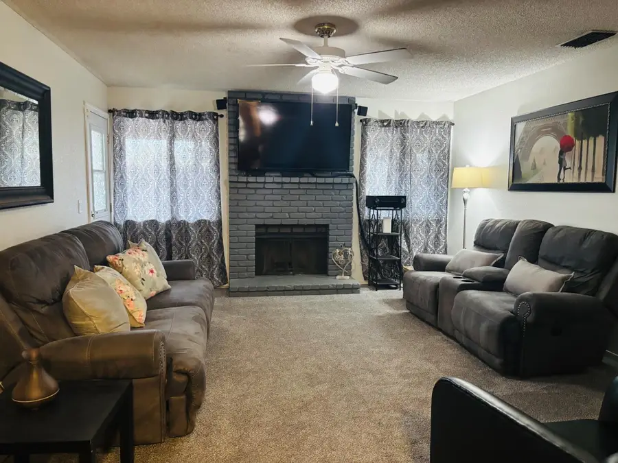 2014 N Garden Avenue, Fresno, CA 93703 - Image #2