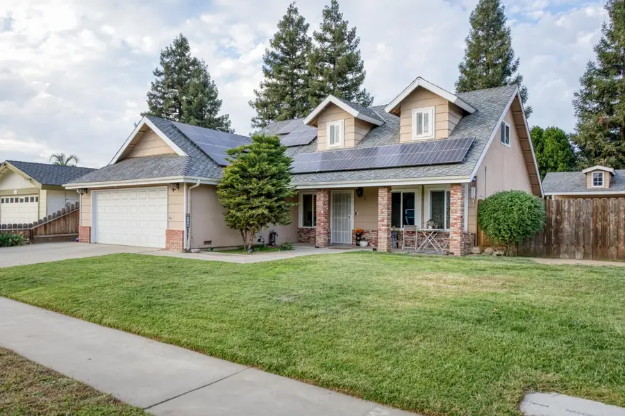 182 E Kennedy Avenue, Tulare, CA 93274 - Image #2