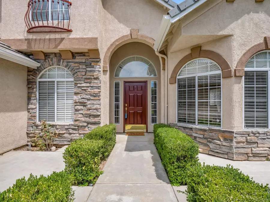 10168 N Rowell Avenue, Fresno, CA 93730 - Image #2