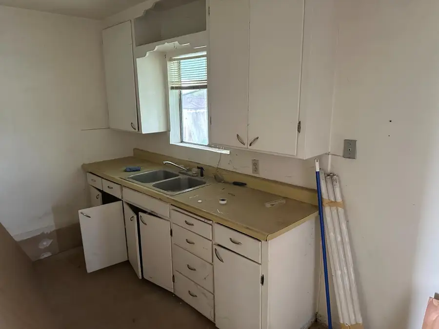 550 S Larkin Street, Tulare, CA 93274 - Image #3