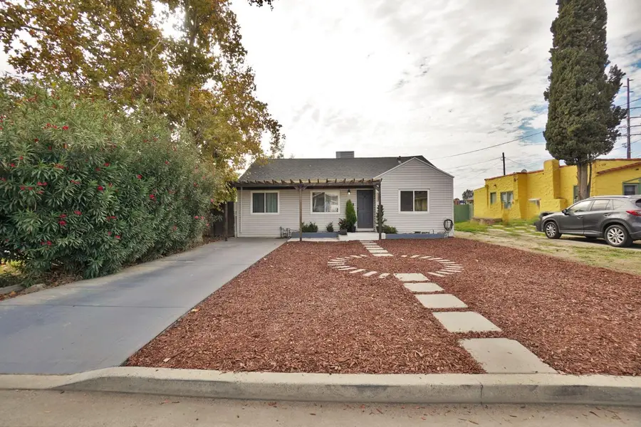 629 Neville Street, Hanford, CA 93230 - Image #2