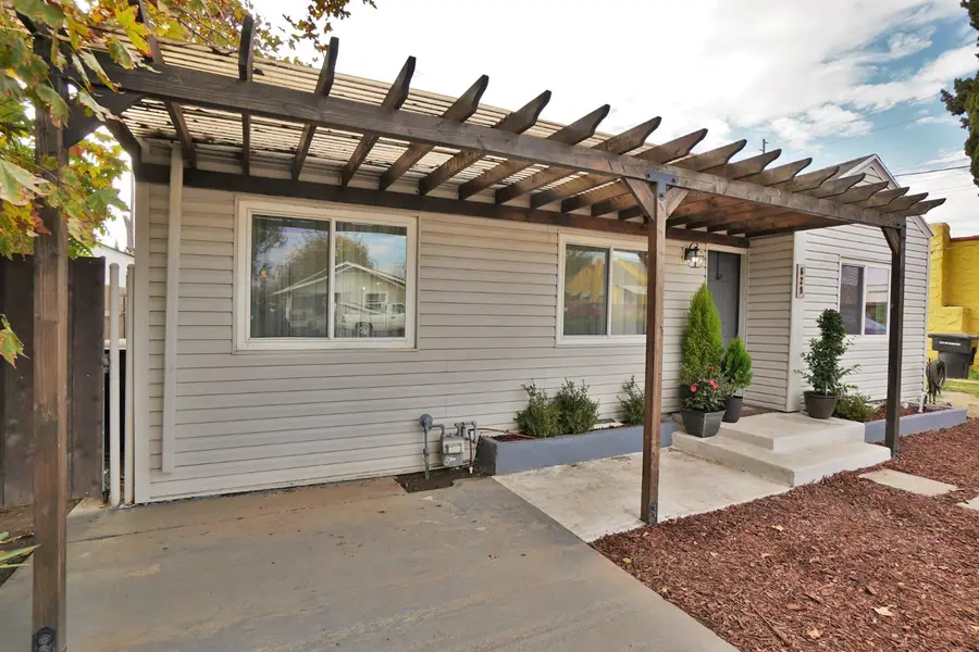 629 Neville Street, Hanford, CA 93230 - Image #3