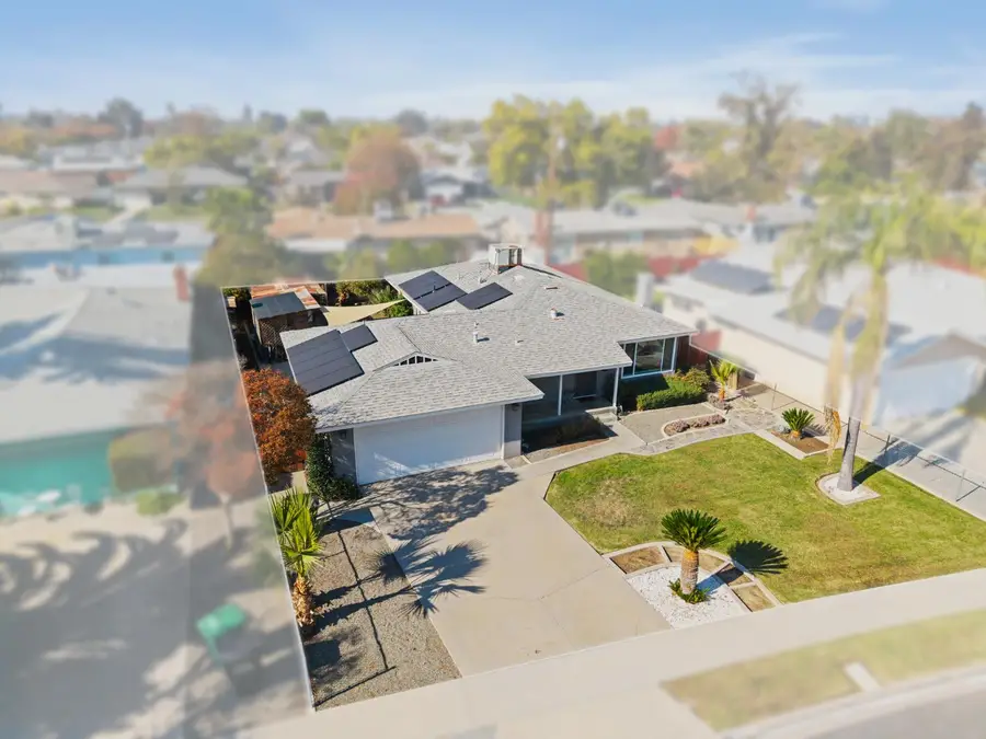 1916 N Burl Drive, Hanford, CA 93230 - Image #2