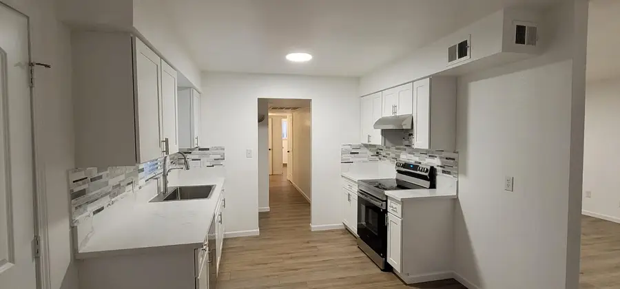 1540 W Ashcroft Avenue, Fresno, CA 93705 - Image #2