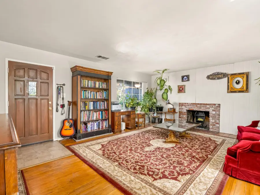 3214 E Griffith Way, Fresno, CA 93726 - Image #3