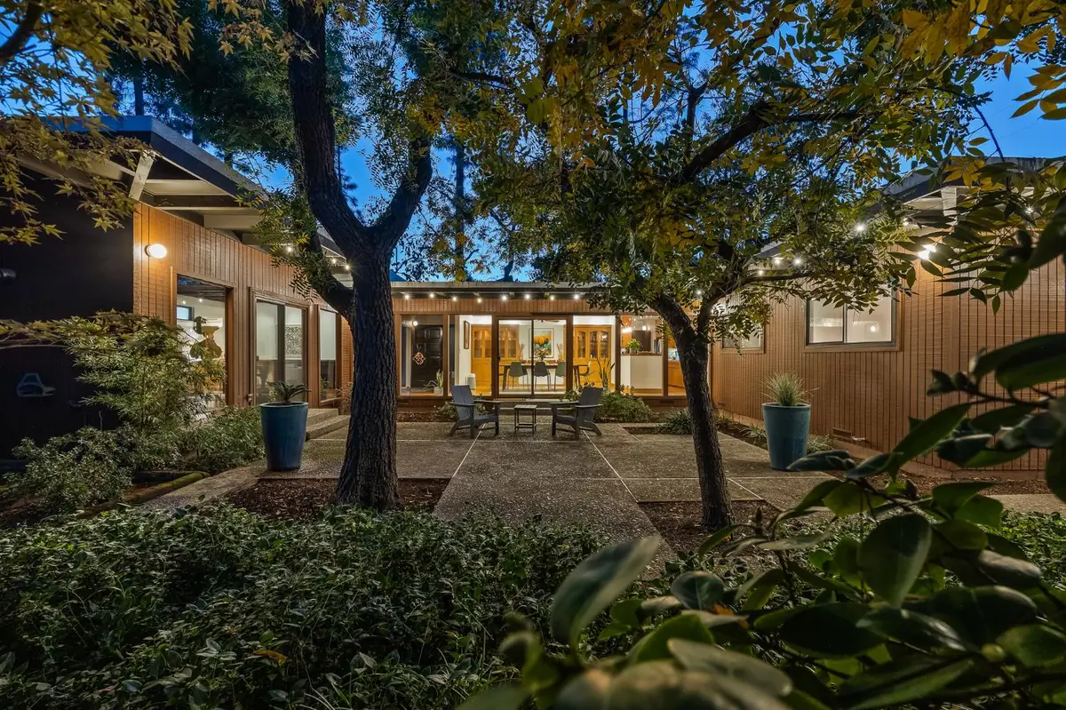 1135 E Santa Ana Avenue, Fresno, CA 93704 - Image #1