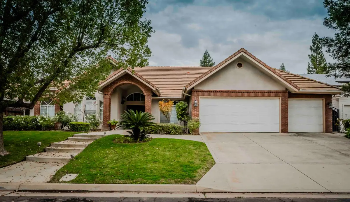 8860 N 10th Street, Fresno, CA 93720 - Image #1