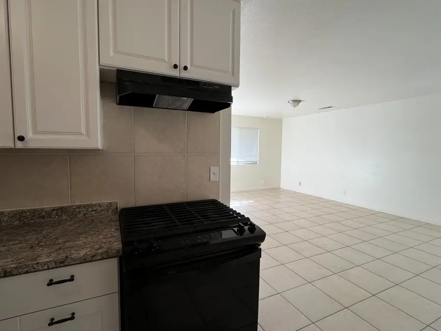 145 E Oleander, Fresno, CA 93706 - Image #3