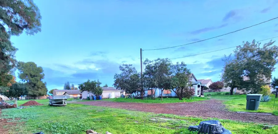 1428 J Street, Sanger, CA 93657 - Image #2