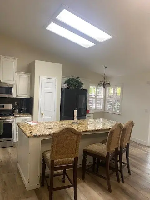 5466 E Kaviland Avenue, Fresno, CA 93727 - Image #3