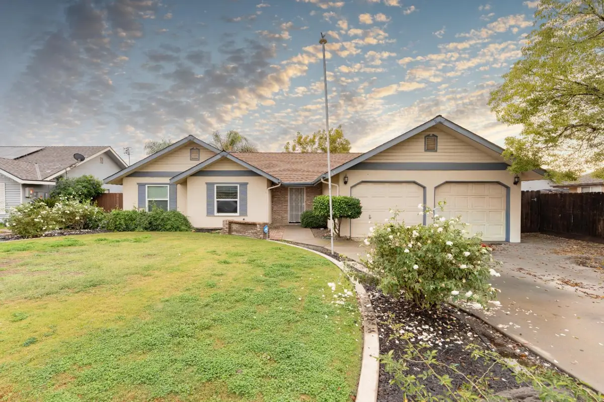 465 W Fargo Avenue, Hanford, CA 93230 - Image #1