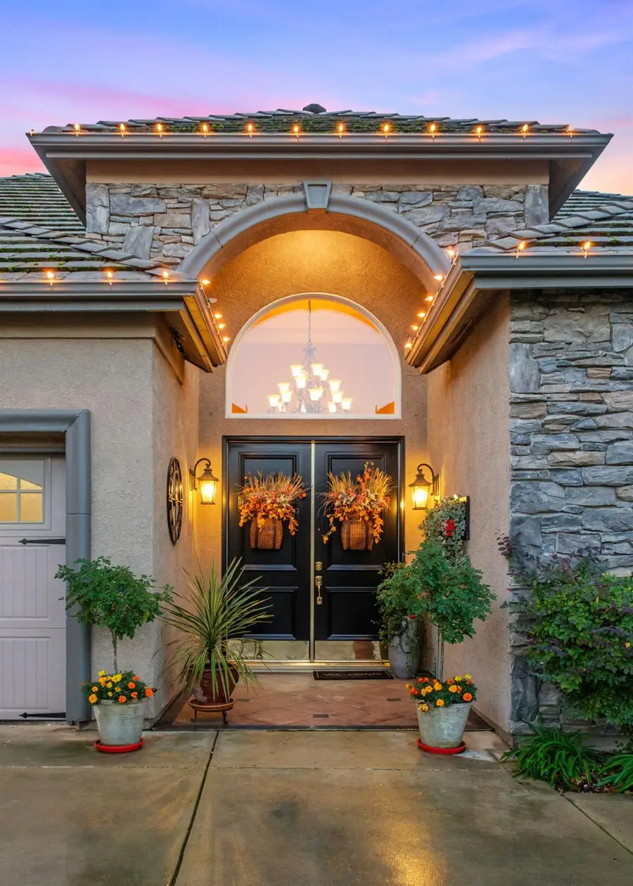 1689 E Shoal Creek Drive, Fresno, CA 93730 - Image #3