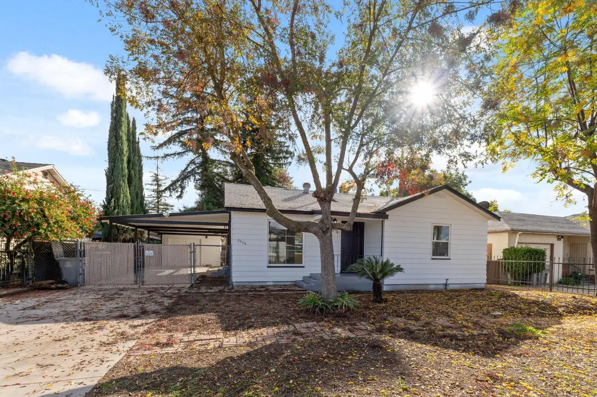 3226 Circle Court W, Fresno, CA 93703 - Image #1