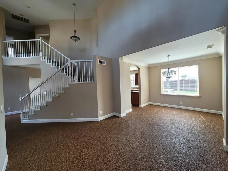 6587 W Wrenwood Ln, Fresno, CA 93723 - Image #2