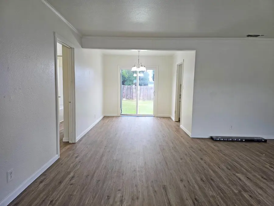 216 E Ashlan Avenue, Fresno, CA 93704 - Image #3