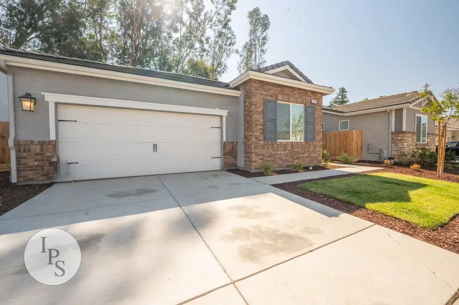 1457 Las Rosas Avenue, Clovis, CA 93619 - Image #2
