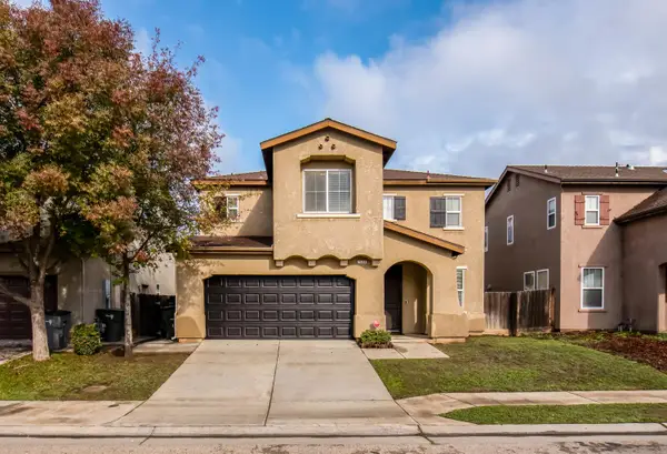 7458 E Robinson Avenue, Fresno, CA 93737