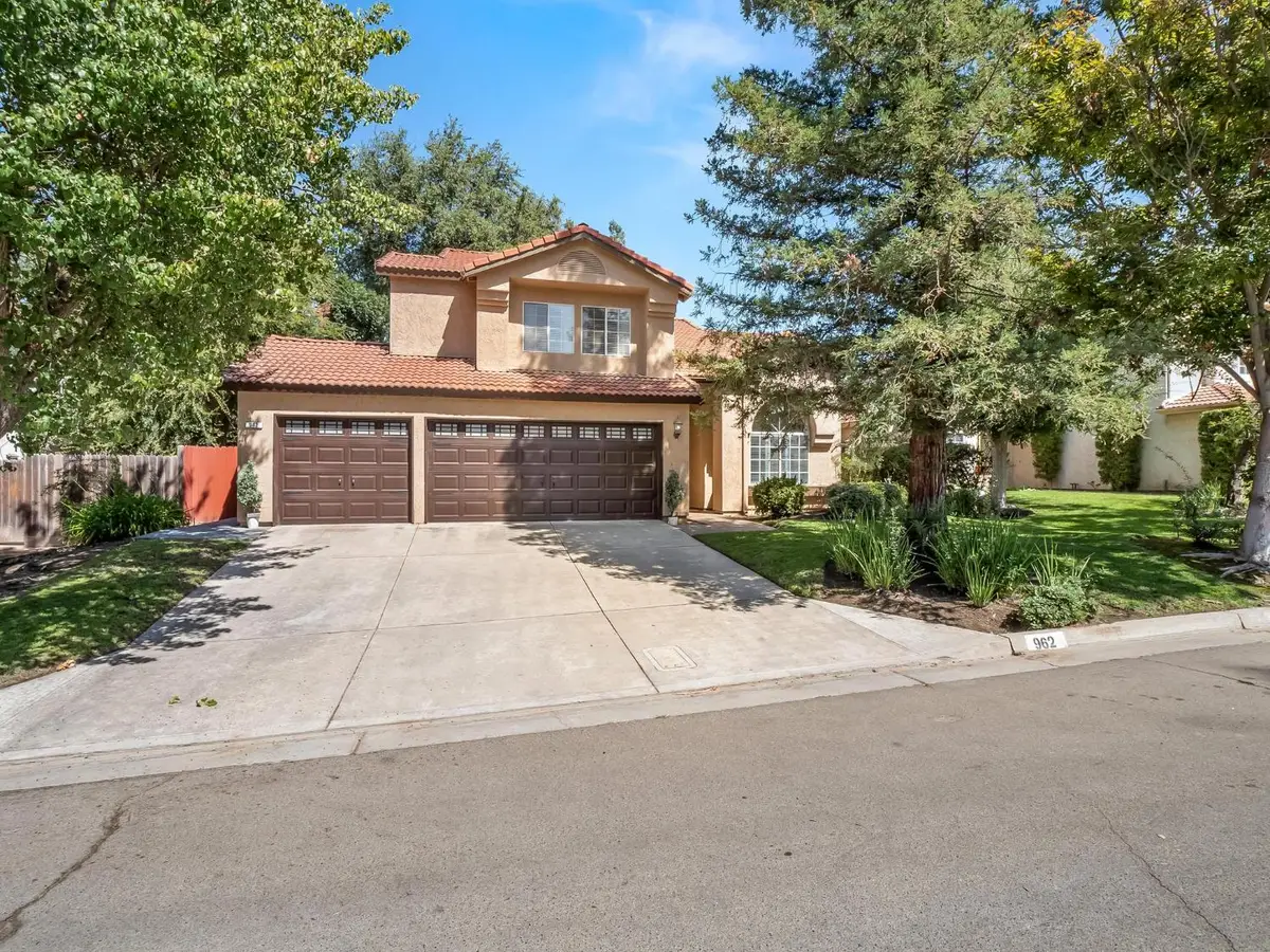 962 E Buckhill Road, Fresno, CA 93720 - Image #1