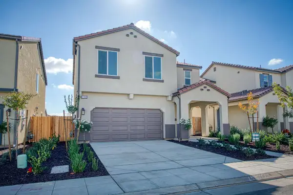 1164 Ponderosa Way W, Madera, CA 93636