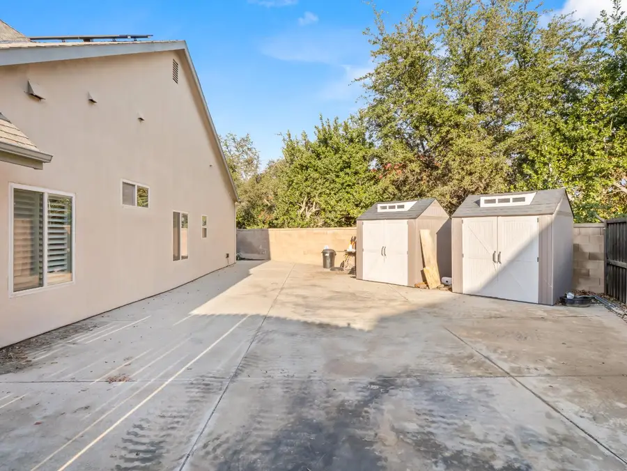 1687 N Karen Avenue, Clovis, CA 93619 - Image #3