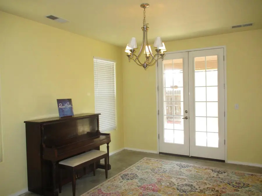 5588 E Pitt Avenue, Fresno, CA 93727 - Image #3