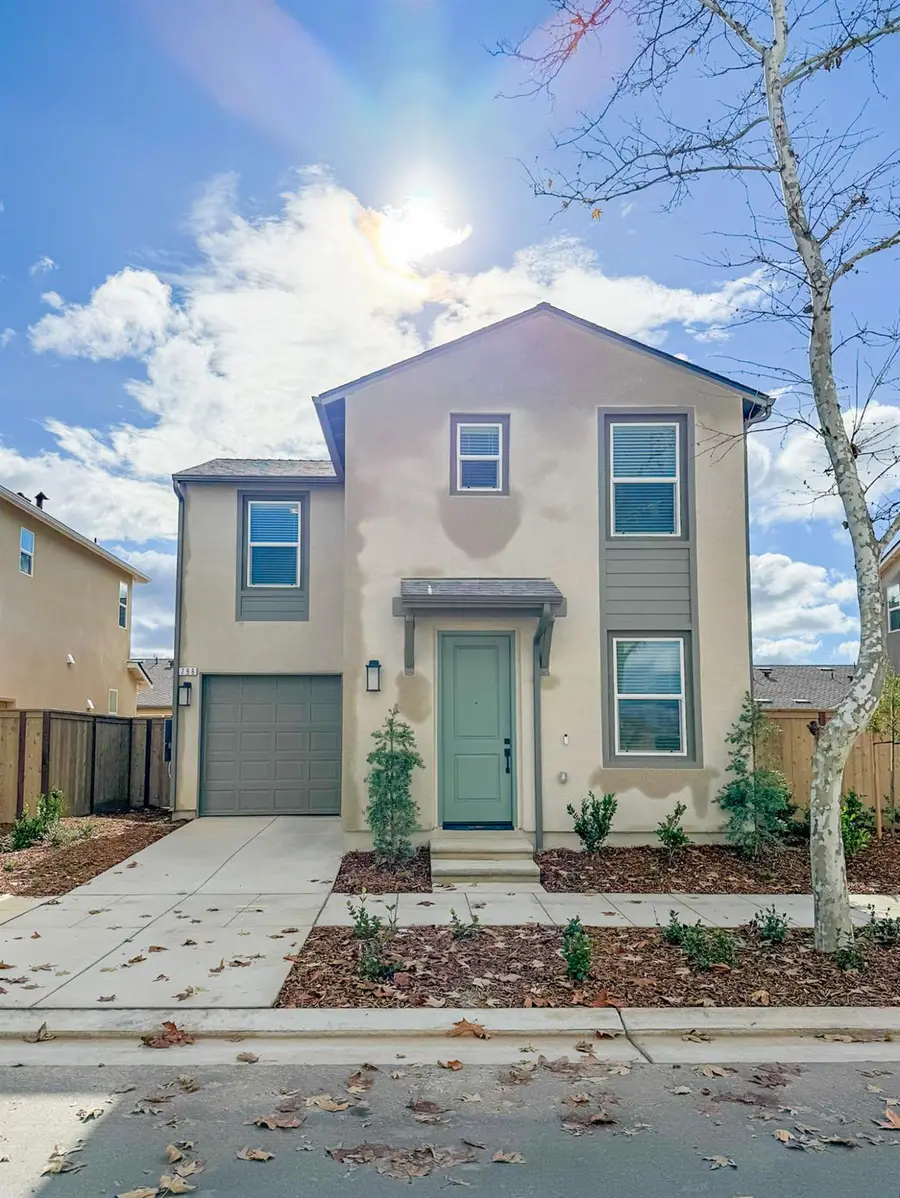 796 Laina Avenue, Madera, CA 93636 - Image #2