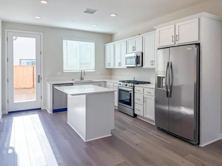 796 Laina Avenue, Madera, CA 93636 - Image #3