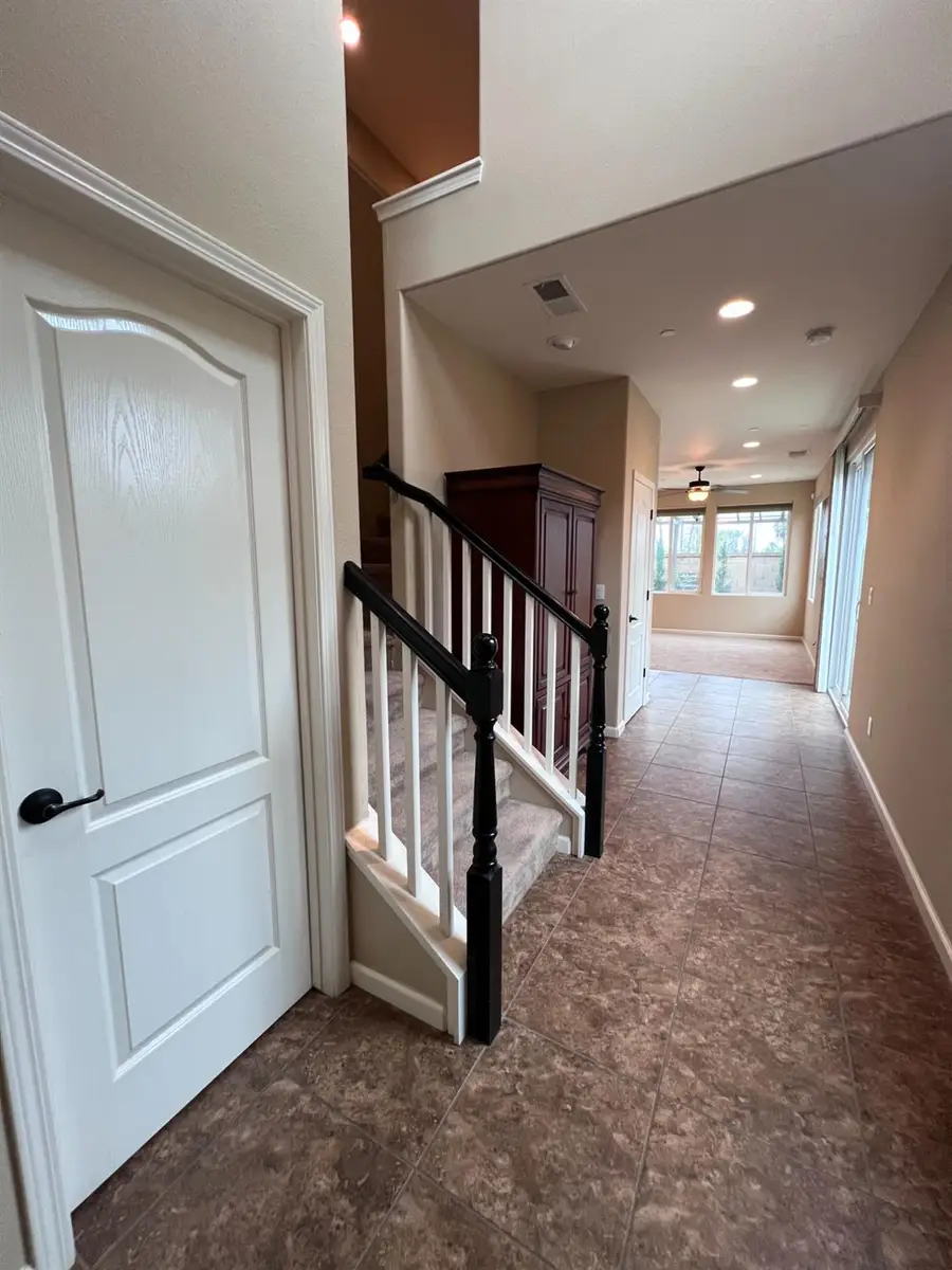 2020 E Makenna Drive, Fresno, CA 93730 - Image #3