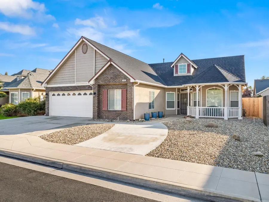 2887 E Christopher Drive, Fresno, CA 93720 - Image #2