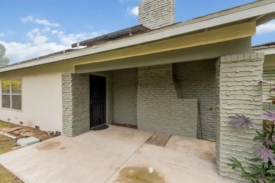 935 S Park Circle Drive, Fresno, CA 93727 - Image #3