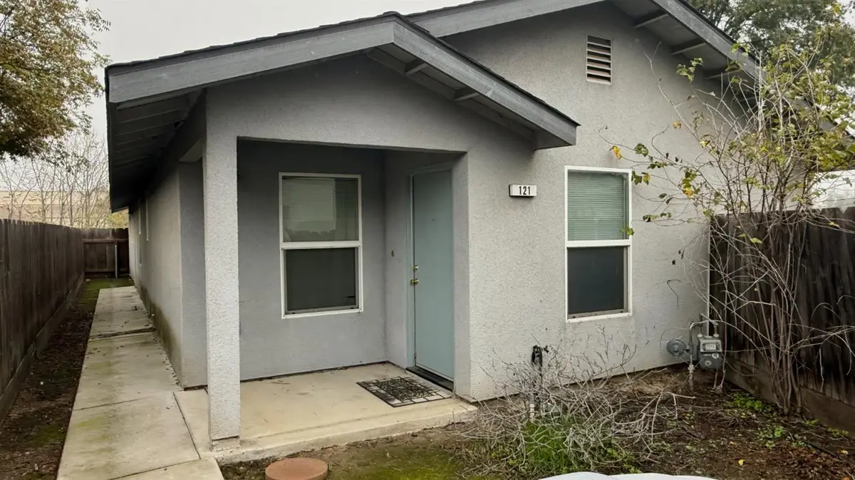121 W 2nd Street, Hanford, CA 93230 - Image #1