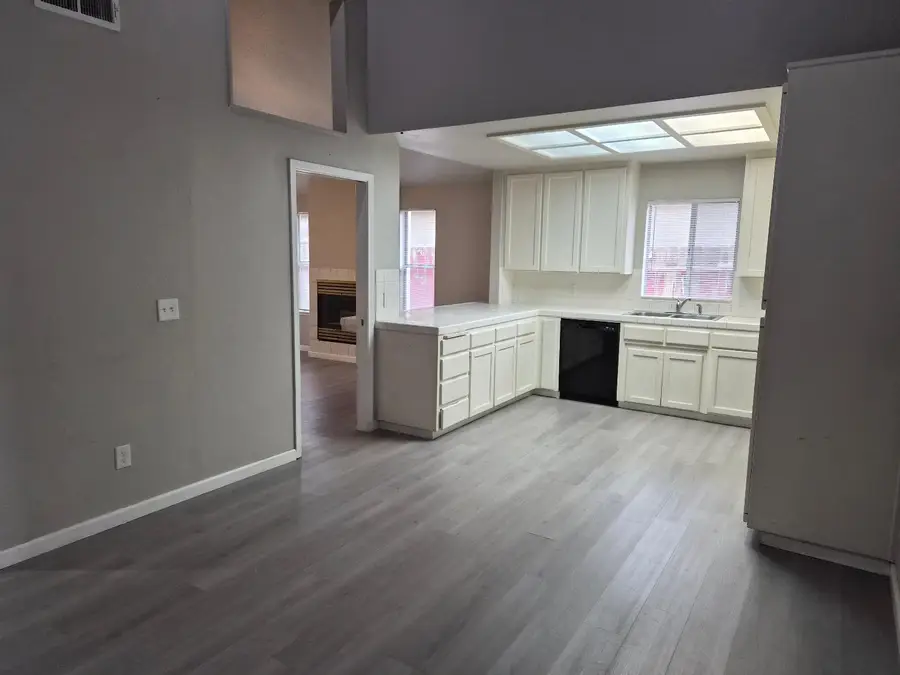 5660 W Tenaya Avenue, Fresno, CA 93722 - Image #3