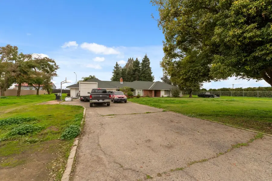 5517 S East Avenue, Fresno, CA 93725 - Image #2