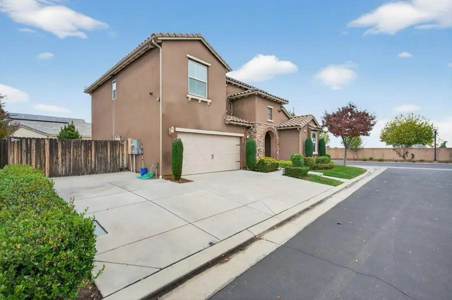 4379 Heritage Avenue, Clovis, CA 93619 - Image #2