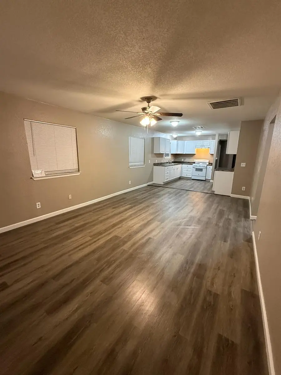 460 S Dearing Avenue, Fresno, CA 93702 - Image #2