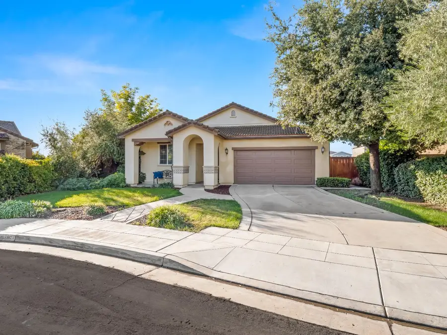 5761 W Willis Avenue, Fresno, CA 93722 - Image #2