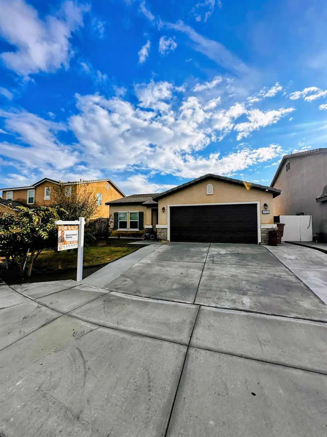 5725 Winnipeg Dr, Bakersfield, CA 93313 - Image #1