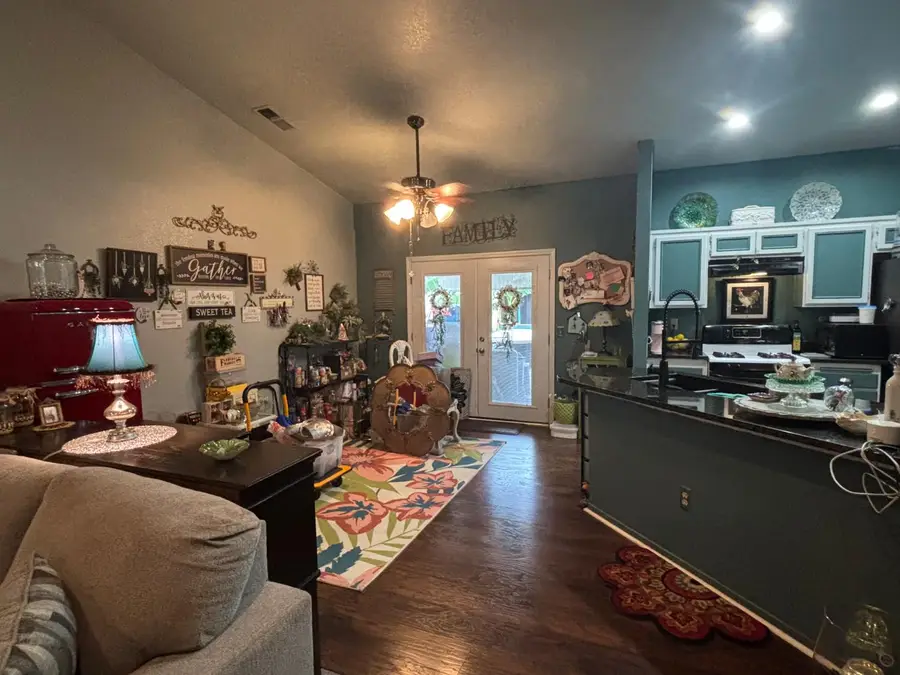 1663 Saltbrush Avenue, Coalinga, CA 93210 - Image #3