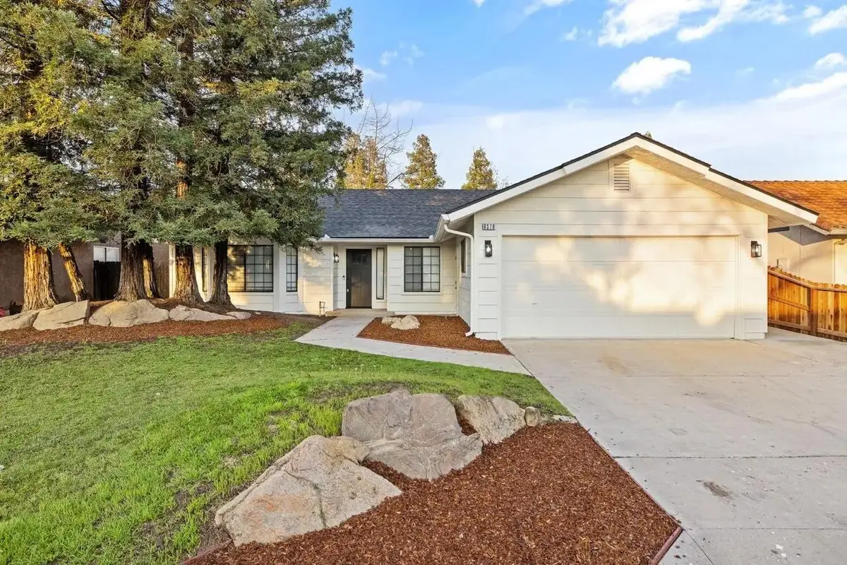 6379 N Forestiere Avenue, Fresno, CA 93722 - Image #1