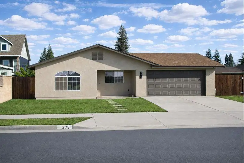 275 N Peach Avenue, Clovis, CA 93612 - Image #1