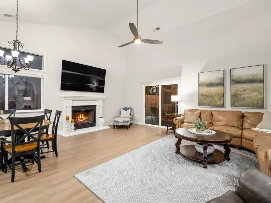 10680 N Bunkerhill Drive N, Fresno, CA 93730 - Image #2