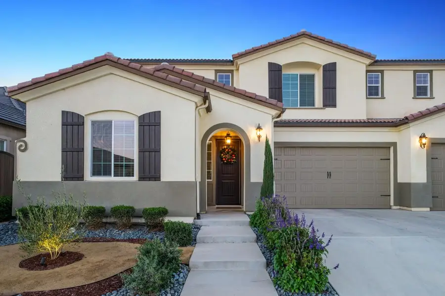 667 Heirloom Lane, Clovis, CA 93619 - Image #3