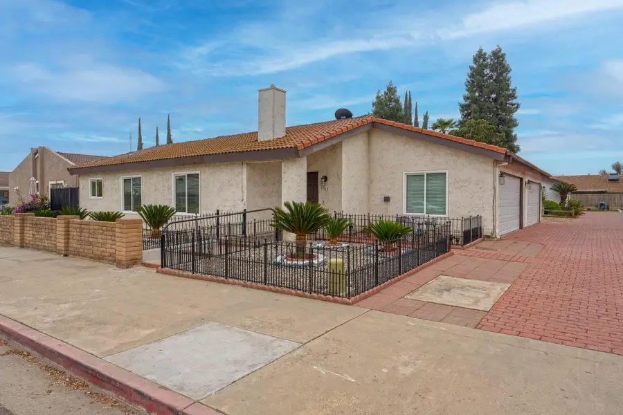 1705 E Cross Avenue, Tulare, CA 93274 - Image #3