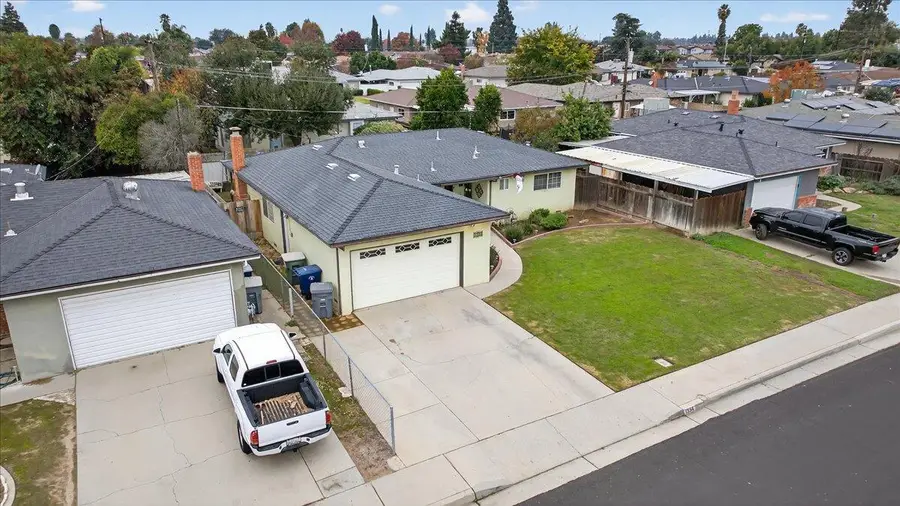 1334 Karen Avenue, Clovis, CA 93612 - Image #3